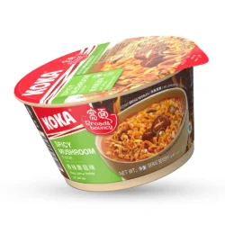 كوكا نودلز عريضة بالفطر الحار