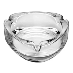 منفضة سجائر مثلثة الشكل